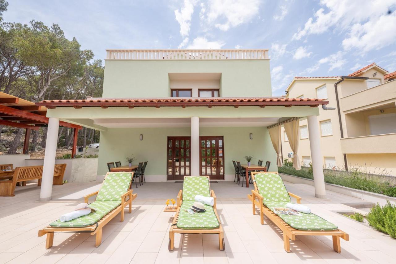 Villa Kalinic Milna  Luaran gambar